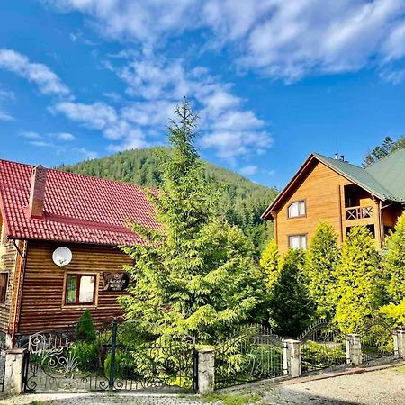 Magnolia Villa Tatariv Bagian luar foto